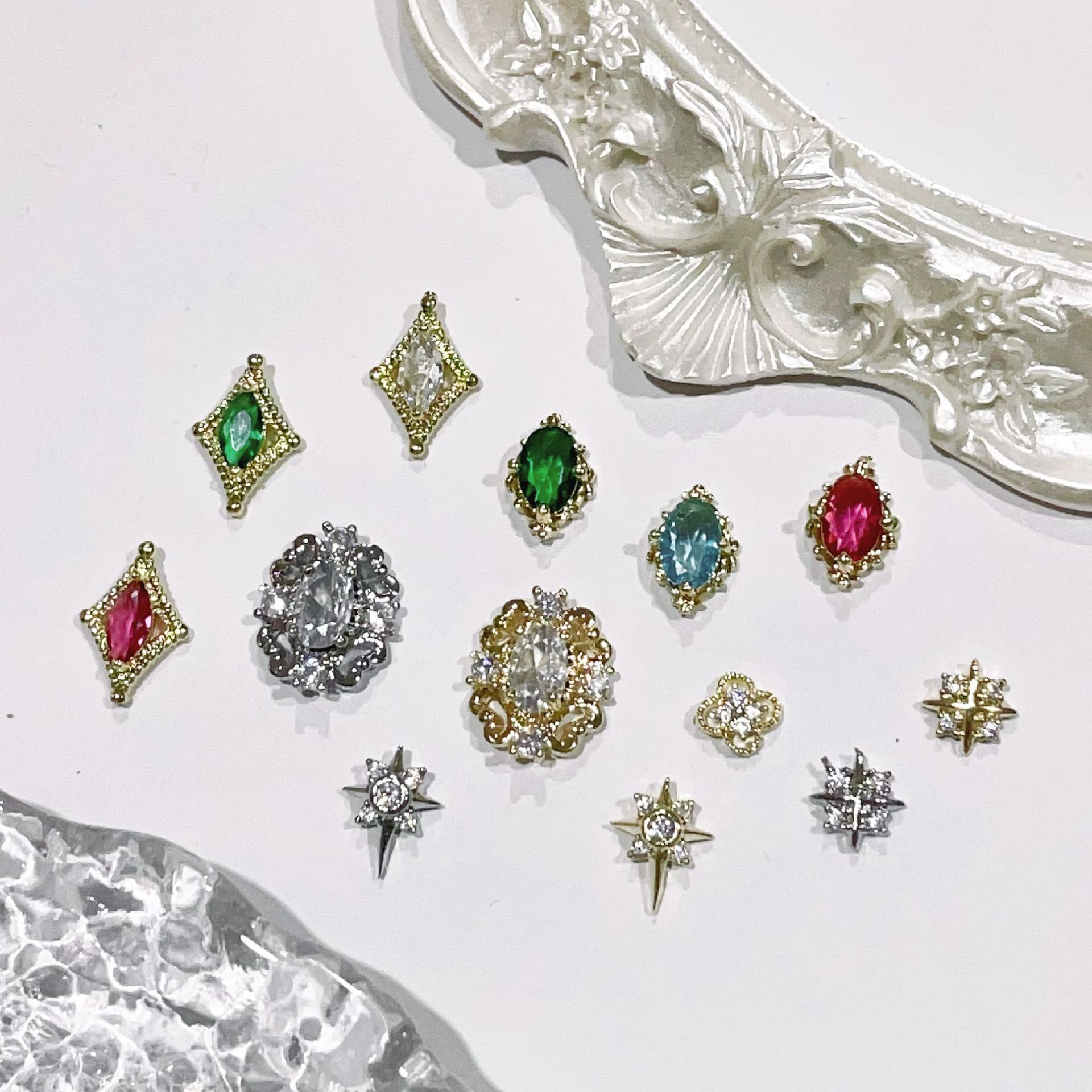 Nail Art Xl - 5Pcs Luxury Retro Zircon Nail Jewelry