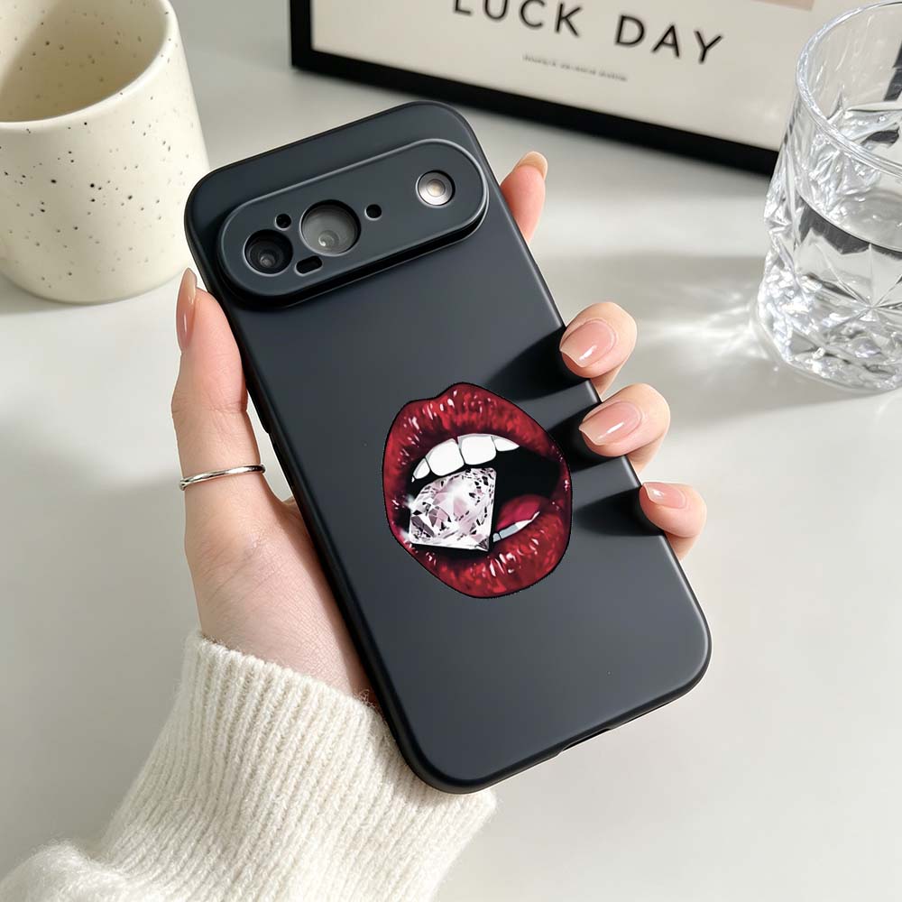 Red Lips Nails Art Phone Case  - Nail Art Xl recension och pris